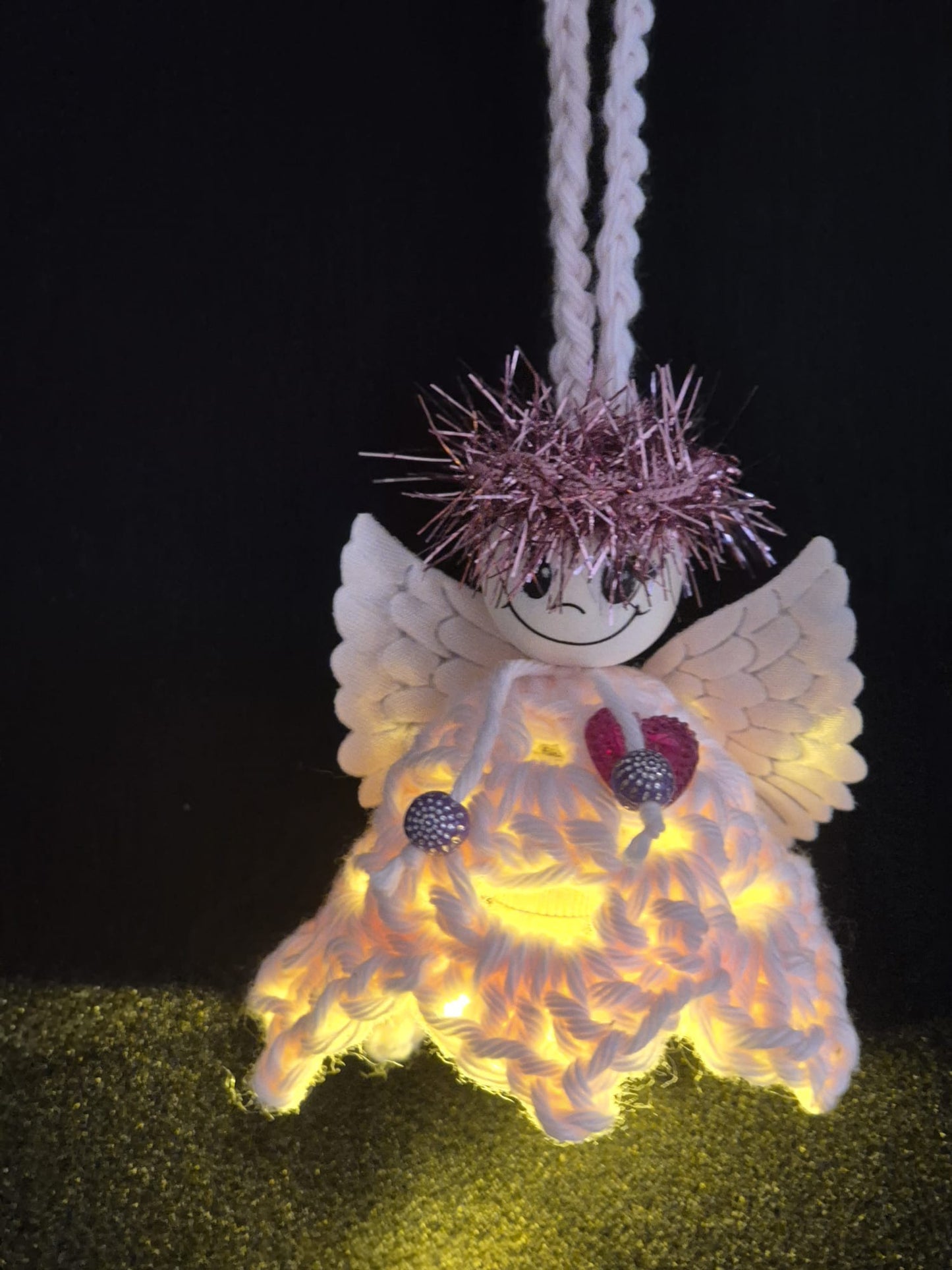 Gehäkelte kleine Engel mit Licht zum Aufhängen (Set)